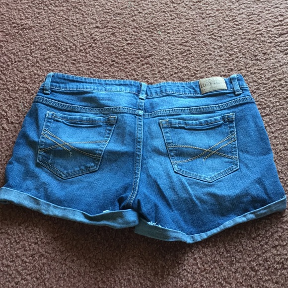 Aero jean shorts (size: 10) - Picture 2 of 4